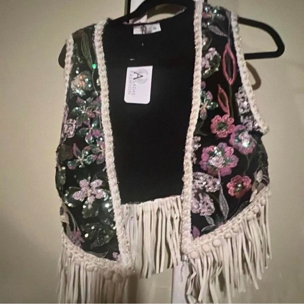 Floral Embroidered Fringe Vest size medium/large